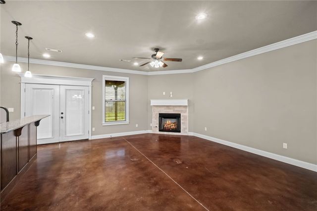 5642 Huntsville Road, Fayetteville, AR 72701