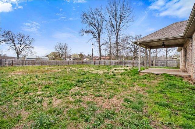 5642 Huntsville Road, Fayetteville, AR 72701