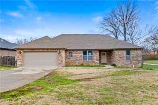 5642 Huntsville Road, Fayetteville, AR 72701