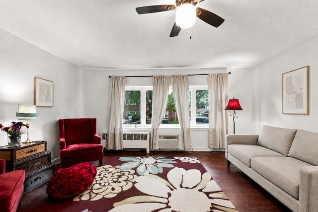 630 Hull Terrace 1W, Evanston, IL 60202