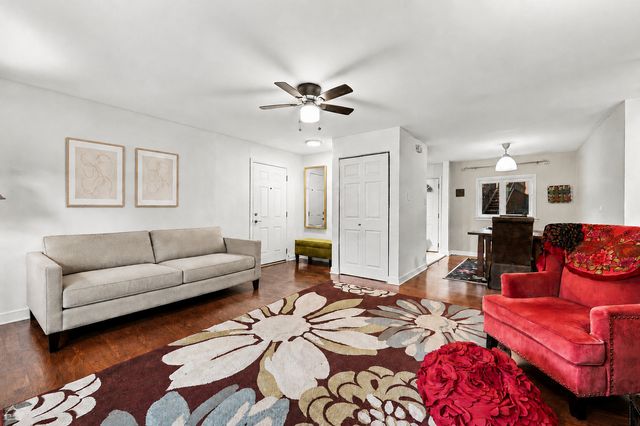 630 Hull Terrace 1W, Evanston, IL 60202