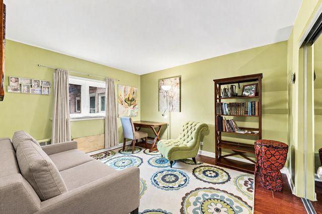 630 Hull Terrace 1W, Evanston, IL 60202