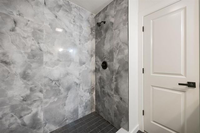 2020 hasley dr Drive, The Village, OK 73120