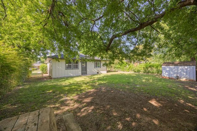 2020 hasley dr Drive, The Village, OK 73120