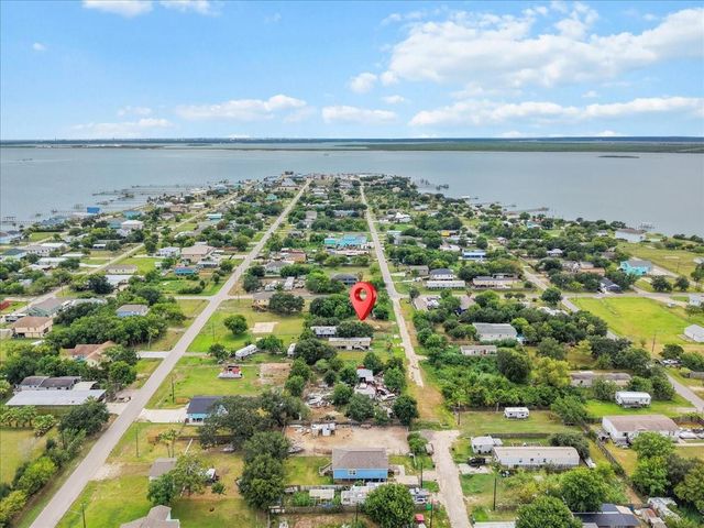 1047 10th Street, Dickinson, TX 77539