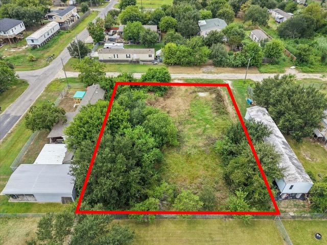 1047 10th Street, Dickinson, TX 77539