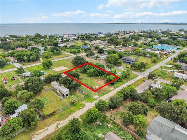 1047 10th Street, Dickinson, TX 77539