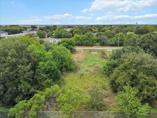 1047 10th Street, Dickinson, TX 77539