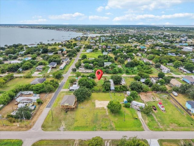 1047 10th Street, Dickinson, TX 77539