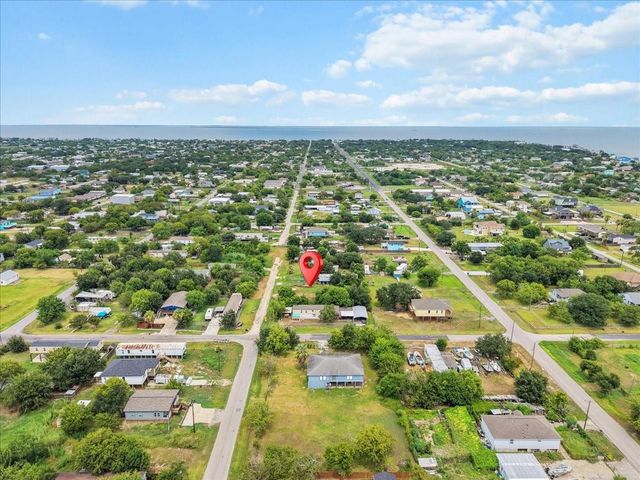 1047 10th Street, Dickinson, TX 77539