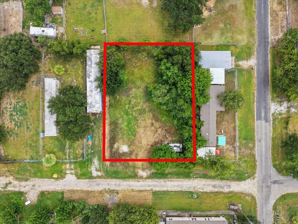 1047 10th Street, Dickinson, TX 77539
