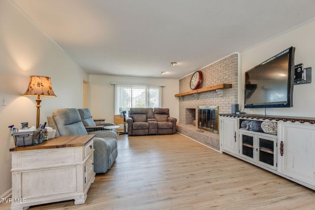 429 Oakmont Drive, Kingsport, TN 37663