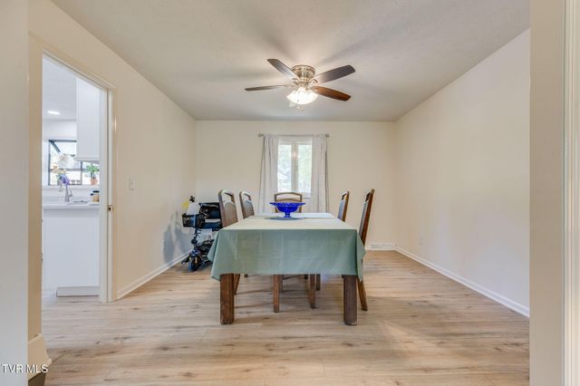 429 Oakmont Drive, Kingsport, TN 37663