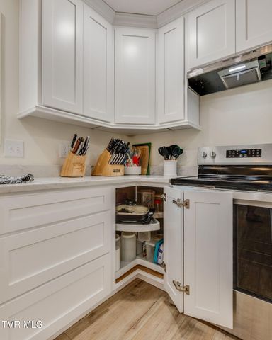 429 Oakmont Drive, Kingsport, TN 37663