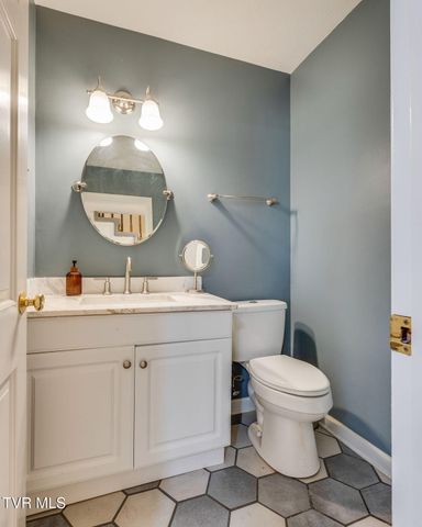 429 Oakmont Drive, Kingsport, TN 37663