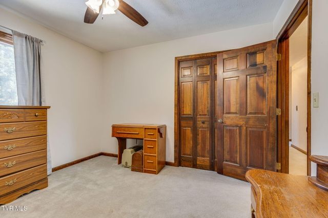 429 Oakmont Drive, Kingsport, TN 37663