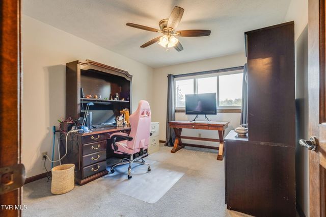 429 Oakmont Drive, Kingsport, TN 37663