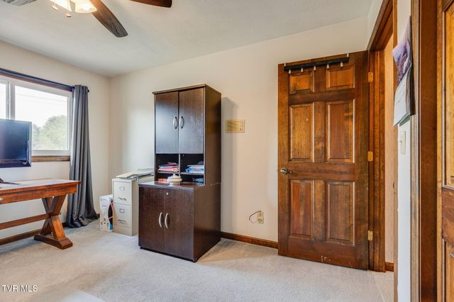 429 Oakmont Drive, Kingsport, TN 37663