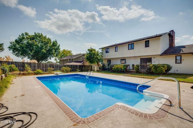 429 Oakmont Drive, Kingsport, TN 37663