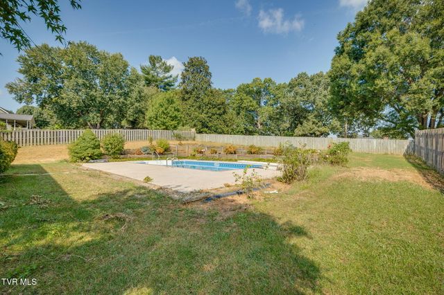 429 Oakmont Drive, Kingsport, TN 37663
