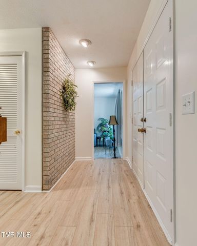429 Oakmont Drive, Kingsport, TN 37663