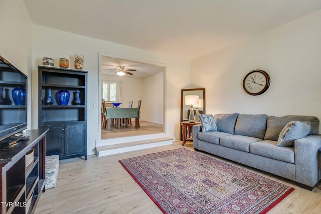 429 Oakmont Drive, Kingsport, TN 37663