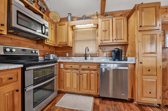 1189 Walnut Ridge, Ellijay, GA 30536