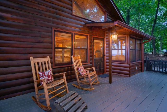 1189 Walnut Ridge, Ellijay, GA 30536