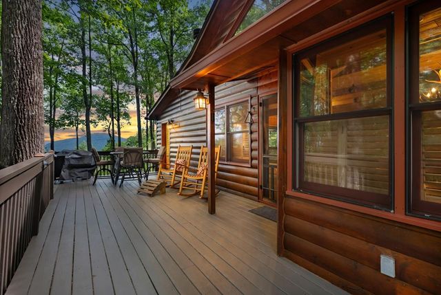1189 Walnut Ridge, Ellijay, GA 30536