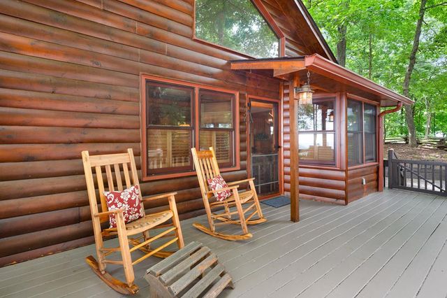 1189 Walnut Ridge, Ellijay, GA 30536