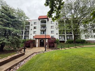 350 Plum Creek Drive 308, Wheeling, IL 60090