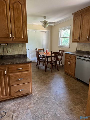 8600 Hickory Hill Lane SE, Huntsville, AL 35802