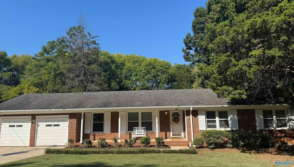 8600 Hickory Hill Lane SE, Huntsville, AL 35802