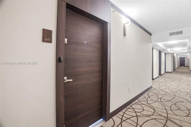 20515 E Country Club Drive 849, Aventura, FL 33180