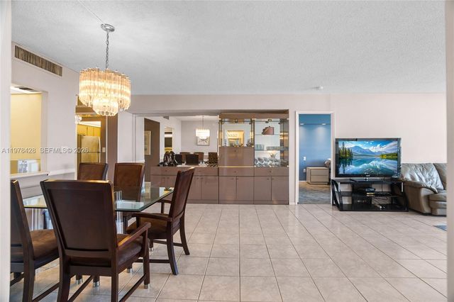 20515 E Country Club Drive 849, Aventura, FL 33180