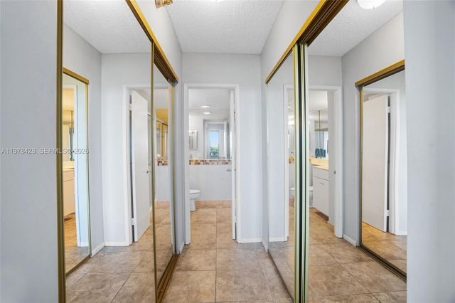 20515 E Country Club Drive 849, Aventura, FL 33180