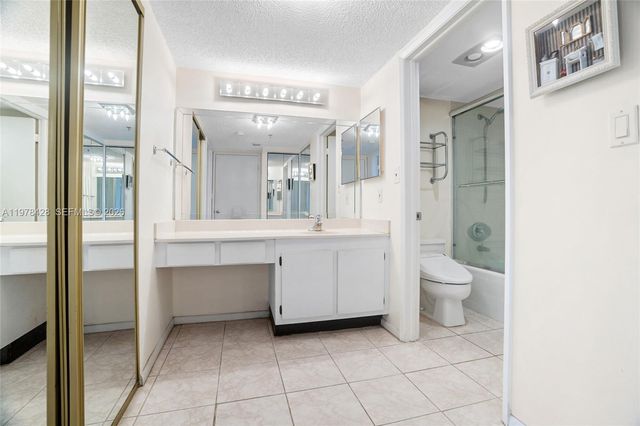 20515 E Country Club Drive 849, Aventura, FL 33180