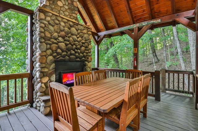 175 Cochise Road, Blue Ridge, GA 30513