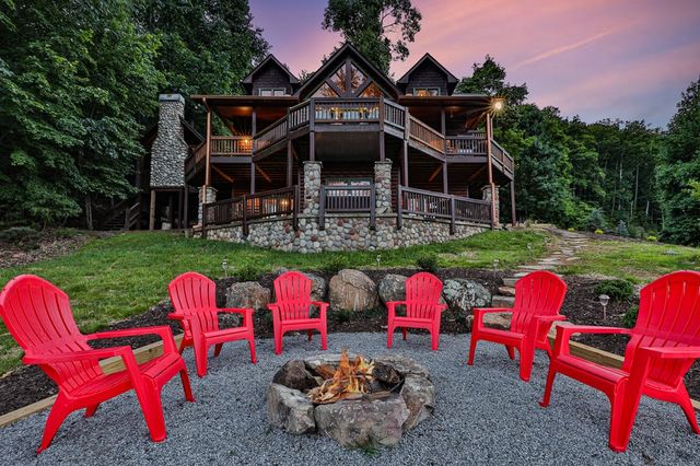 175 Cochise Road, Blue Ridge, GA 30513