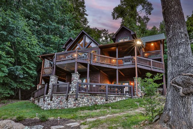 175 Cochise Road, Blue Ridge, GA 30513