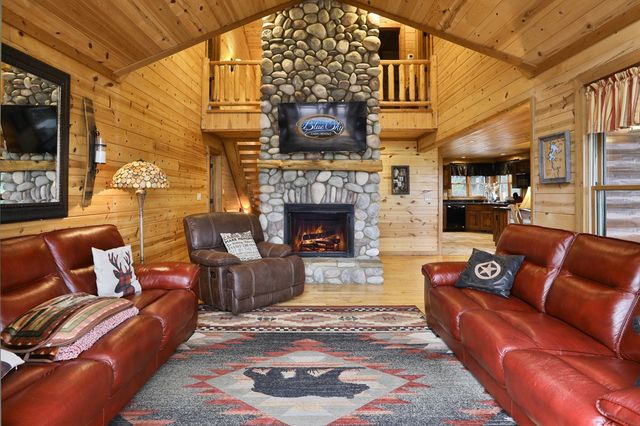 175 Cochise Road, Blue Ridge, GA 30513