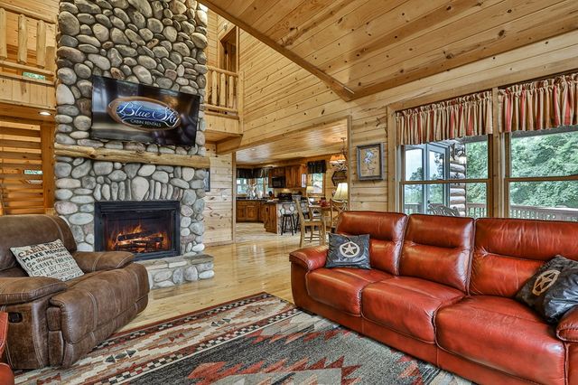 175 Cochise Road, Blue Ridge, GA 30513