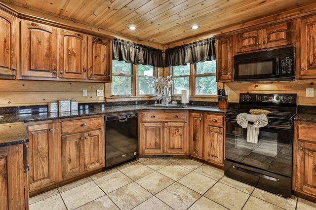 175 Cochise Road, Blue Ridge, GA 30513