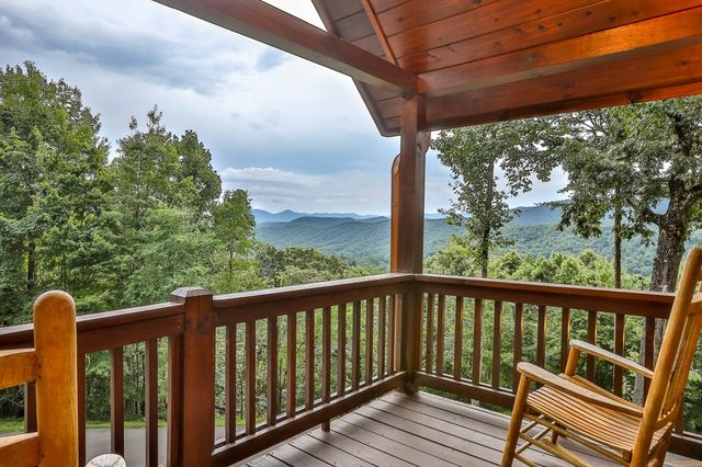175 Cochise Road, Blue Ridge, GA 30513