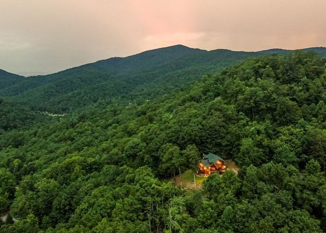 175 Cochise Road, Blue Ridge, GA 30513