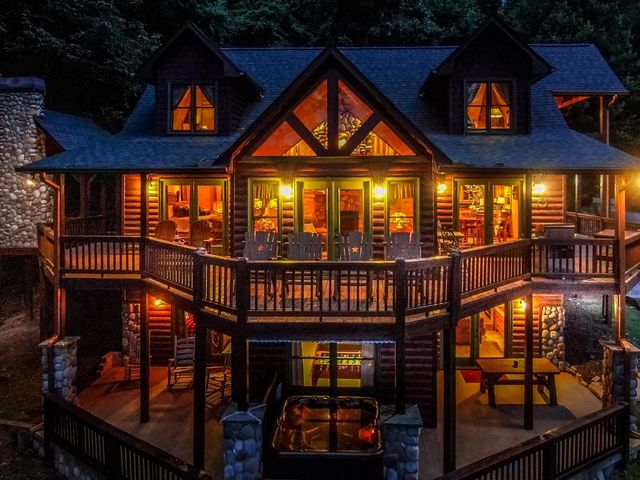 175 Cochise Road, Blue Ridge, GA 30513