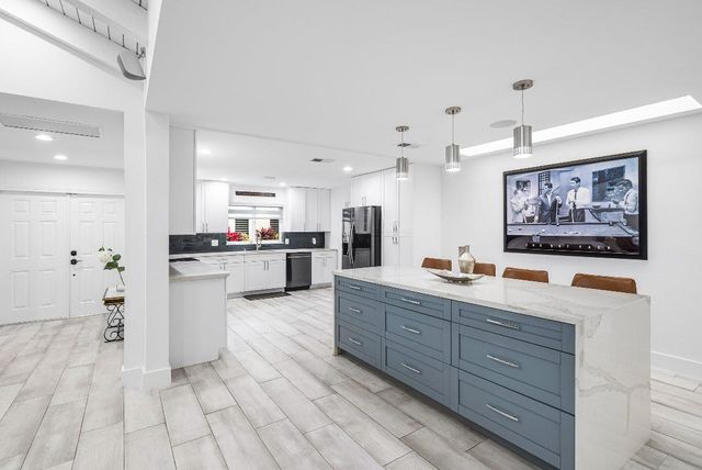 21680 Tall Palm Circle 12-B, Boca Raton, FL 33433