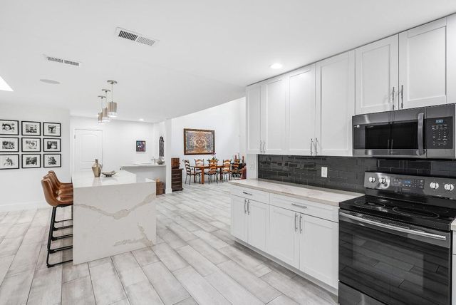 21680 Tall Palm Circle 12-B, Boca Raton, FL 33433