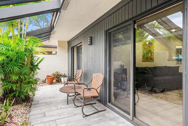 21680 Tall Palm Circle 12-B, Boca Raton, FL 33433