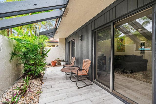 21680 Tall Palm Circle 12-B, Boca Raton, FL 33433